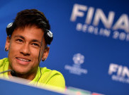 Neymar Tak Sabar Angkat Trofi Liga Champions