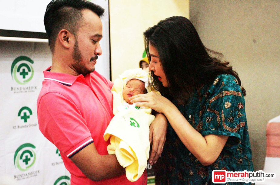 Anak Ayu Ting Ting dan Gading Martin Ada di Akun Jual Beli Bayi