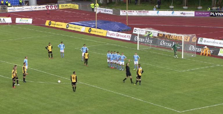 Sebut Lawannya Homo, Pemain Norwegia Diusir Wasit