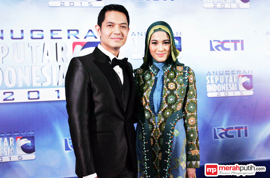 Dude Harlino Kagumi Pasangan Lansia yang Resmikan Pernikahannya