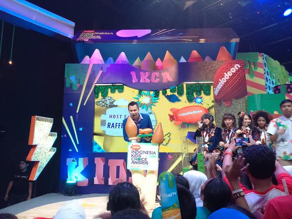 Raffi Ahmad Gondol Host Favorit Indonesia Kids Choice Awards 2015