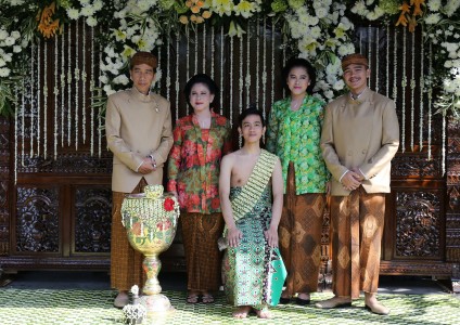 Farhat Abbas Sebut Pernikahan Gibran dan Selvi Masuk Kategori Miskin