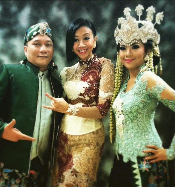 Asri Welas Desain Gaun Pernikahan Seorang Artis, Siapakah Dia?  