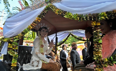 Jadi 'Ratu Sehari' Selvi Ananda Cantik Luar Dalam