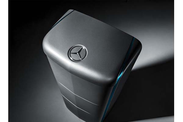 Mercedes-Benz Produksi Perangkat Pengisi Daya Mobil Elektrik
