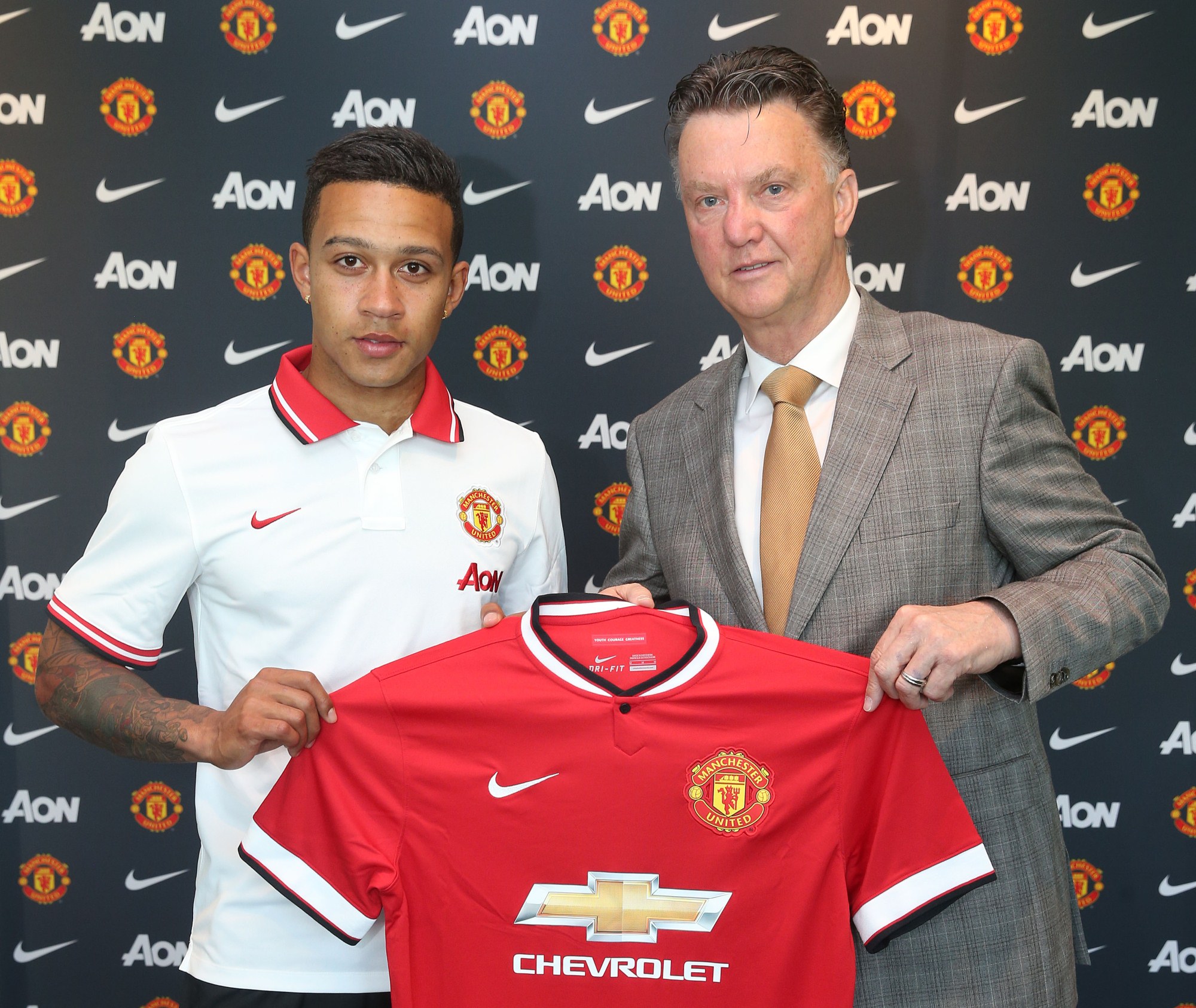 Manchester United Selesaikan Transfer Memphis Depay