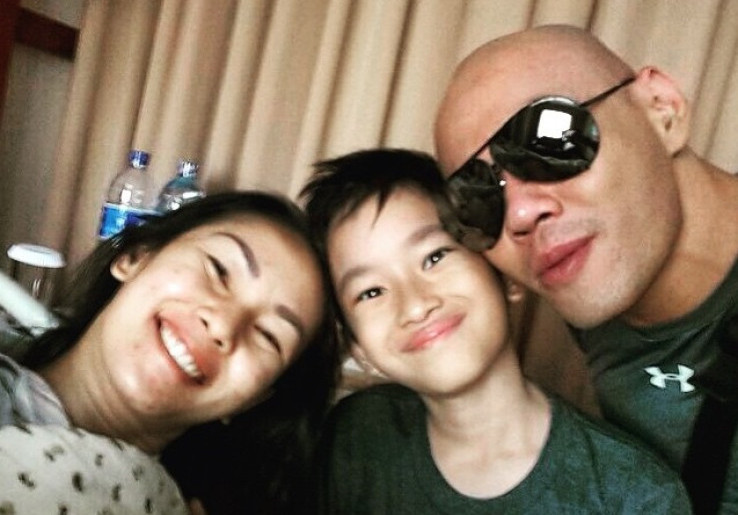Deddy Corbuzier dan Kalina Tak Pernah Bertengkar di Depan Azka