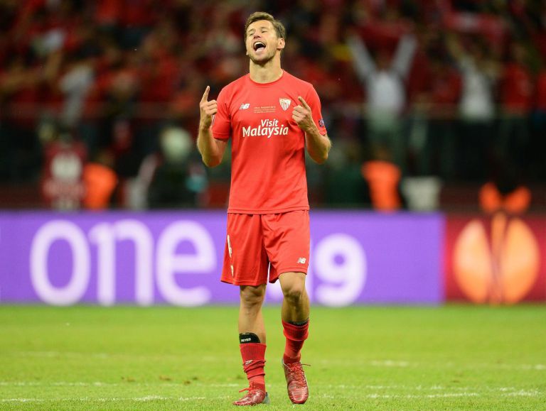 Manchester United Incar Gelandang Sevilla