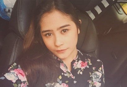 Video Selfie Lucu ala Prilly Latuconsina