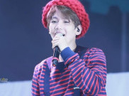 Baekhyun EXO Jadi Pelempar Bola Pertama di Pertandingan Bisbol