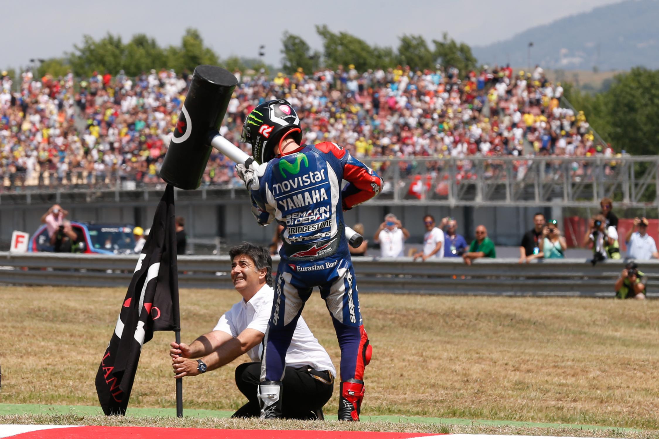 Rajai GP Catalunya, Jorge Lorenzo Tempel Ketat Valentino Rossi