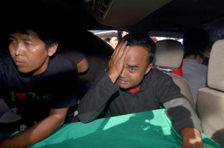Tangis Haru Iringi Pelepasan Jenazah Angeline