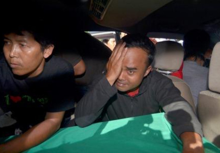 Tangis Haru Iringi Pelepasan Jenazah Angeline