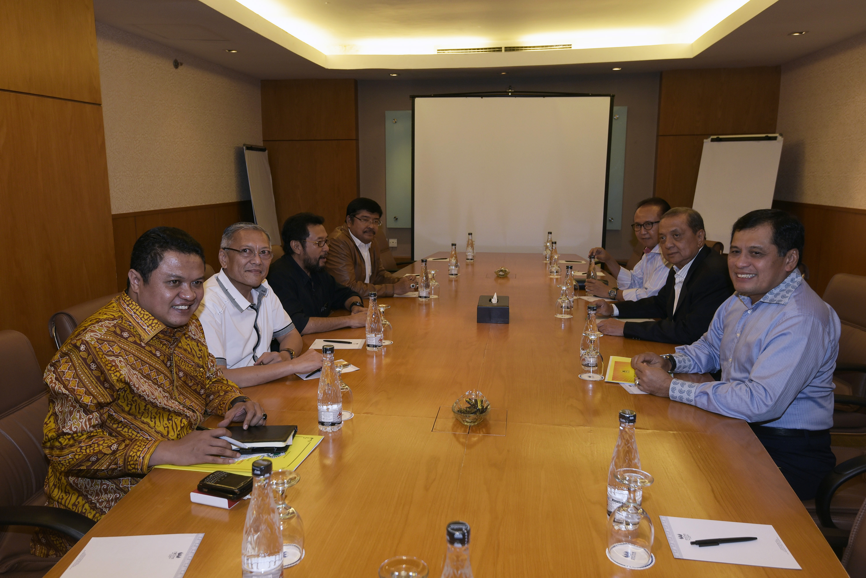 Suasana Pertemuan 2 Kubu Golkar
