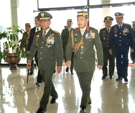 Panglima Brunei Terima Bintang Kehormatan Yudha Dharma Utama
