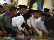 Salat Tarawih Pertama di Penjuru Masjid Indonesia