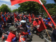 Sebelum Aksi, Buruh Suntik Semangat dengan Goyang Dumang