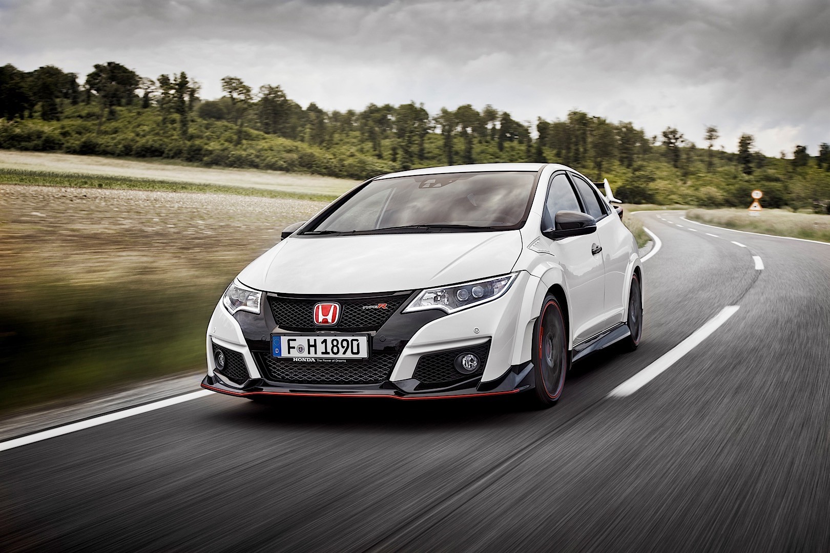 Ganasnya Honda Civic Type R di Sirkuit Nurburgring