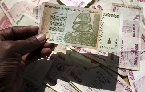 1.000 Triliun Dollar Zimbabwe Sama dengan 5 USD, Dollar Zimbabwe Mati!