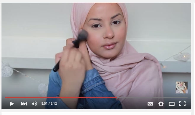 Video Tutorial Make Up Natural untuk Para Hijaber