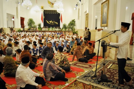 Suasana Berbuka Puasa Presiden Jokowi Bersama Anak Yatim