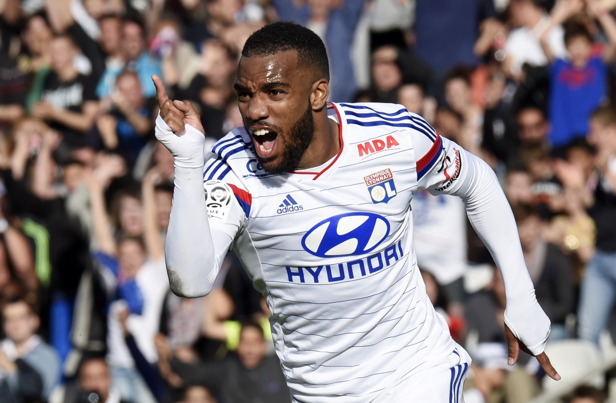 Louis Saha: Manchester United Harus Beli Alexandre Lacazette