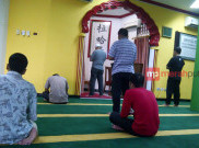 Dude Harlino Pernah Jadi Khatib di Masjid LauTze