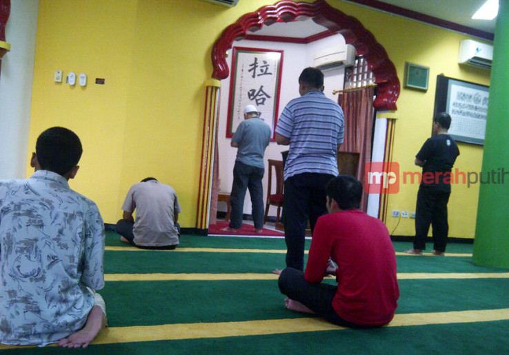 Mantan Menteri Gusdur Ajak Jemaah Masjid Lautze Syukuri Pebedaan