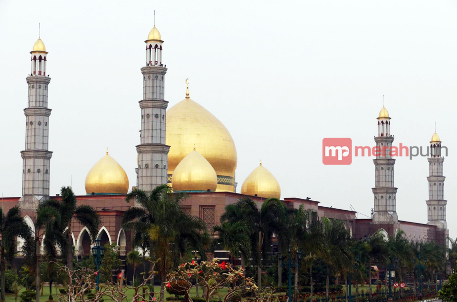 Masjid Kubah Emas Tidak Pernah Sepi Pengunjung