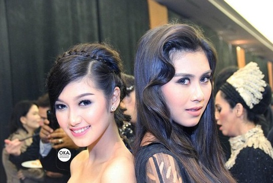 Selfie Imut Syahnaz Sadiqah dan Aura Nabilla Izzathi di Tempat Tidur