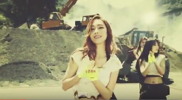 Terungkap Video Klip SNSD 'Catch Me If You Can' yang Menampilkan Jessica Jung