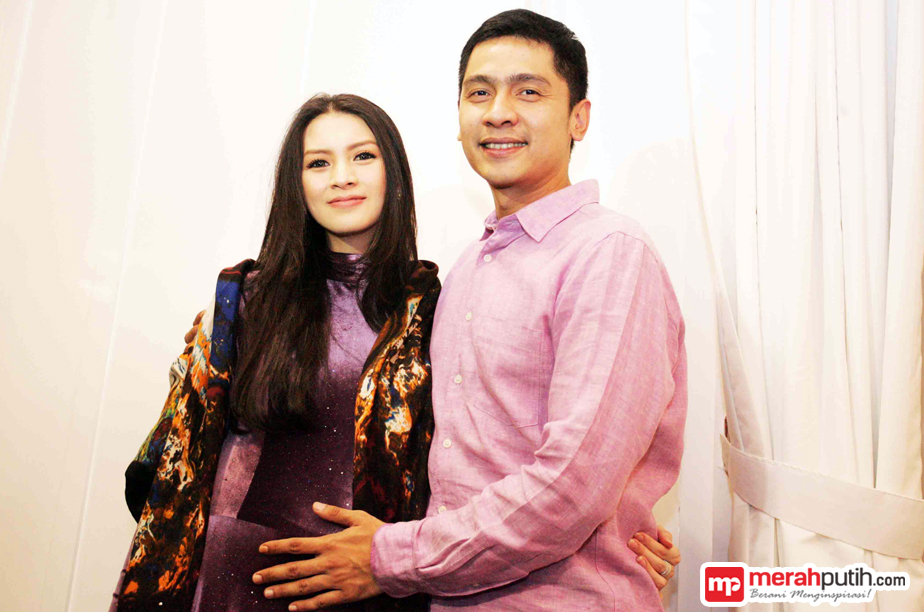 Kandungan Donita Tak Normal?