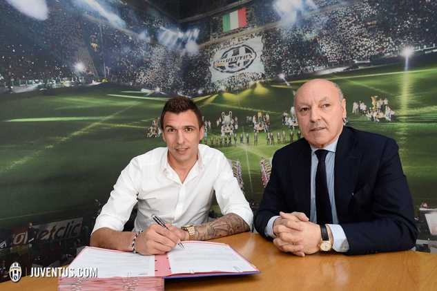 Mario Mandzukic Resmi Berseragam Juventus