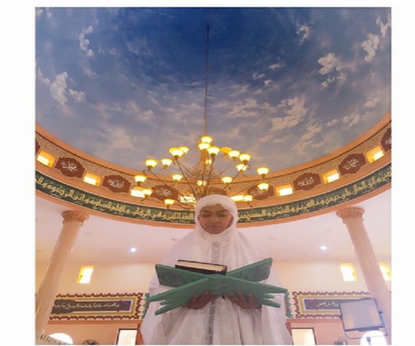 Jupe Ingin Belajar Alquran pada Ustaz Ganteng