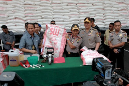 Polisi Ringkus Pelaku Penggelapan Gula Rafinasi