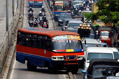 Setelah Kopaja, Gubernur DKI Jakarta Akan Rangkul Metromini