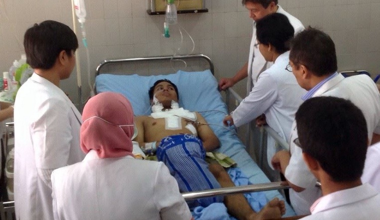 Kisah Mengharukan Robby yang Kehilangan Jakun Karena Merokok
