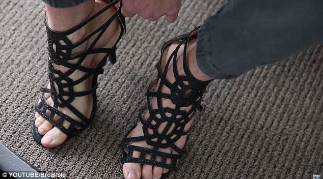 Ingin Mengerti Wanita, Pria Nekat Pakai High Heels