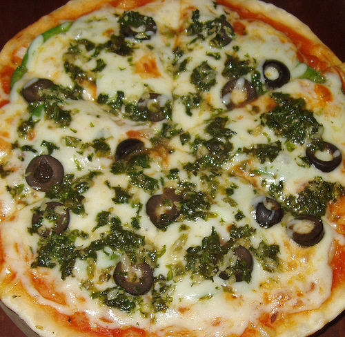 Menikmati Pizza Tabur Ganja, Bikin Happy Terus