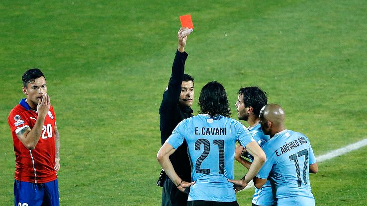 Dua Kartu Merah, Uruguay Tunduk Atas Chile