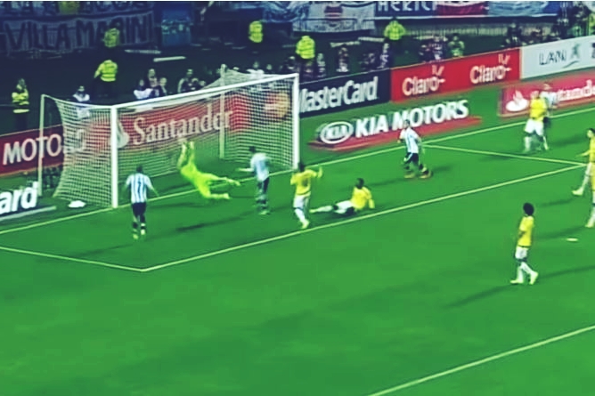 Video Aksi Spektakuler David Ospina Lakukan Double Save