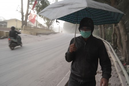 Hujan Abu Vulkanik Gunung Sinabung