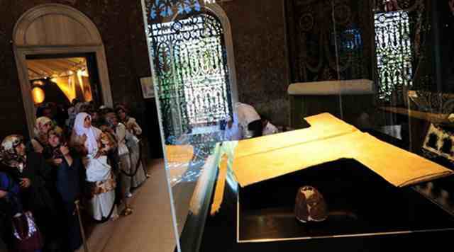 Jubah Nabi Muhammad di Masjid Turki