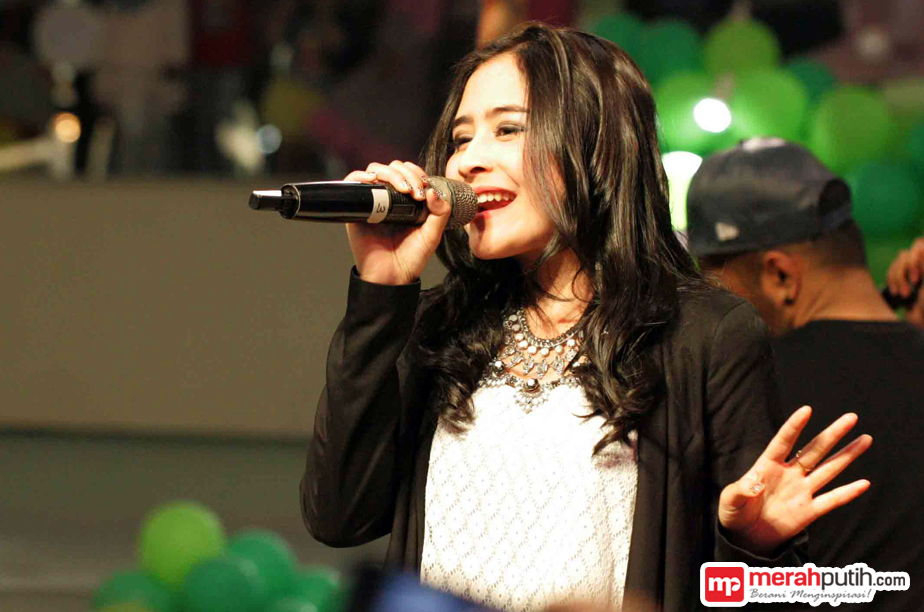 Prilly Tetap Cantik Meski Tanpa Make Up