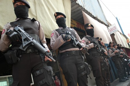 10 Polisi Diserang, 1 Tewas 2 Kritis 