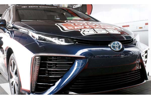 Toyota Akan Luncurkan 100 Stasiun Pengisian Hidrogen