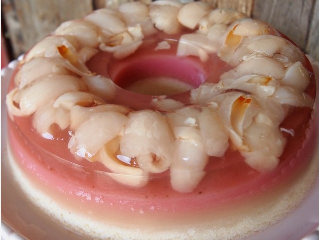 Resep Puding Leci Stroberi ala Farah Quinn