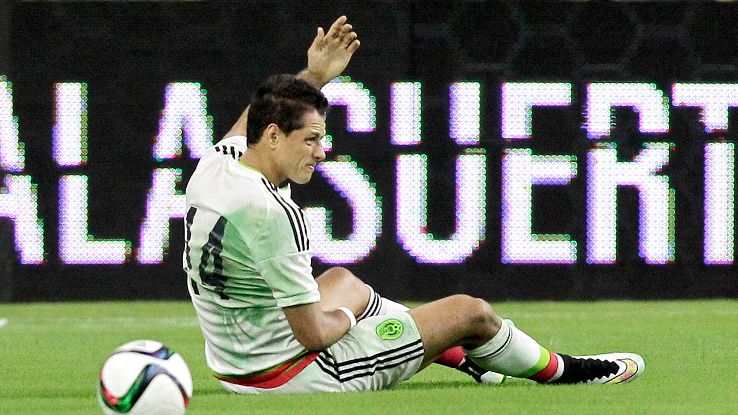 Cedera Serius, Chicharito Bakal Absen di Piala Emas