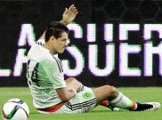 Cedera Serius, Chicharito Bakal Absen di Piala Emas