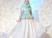 Fashion Hijab Mewah Menawan ala Dian Pelangi